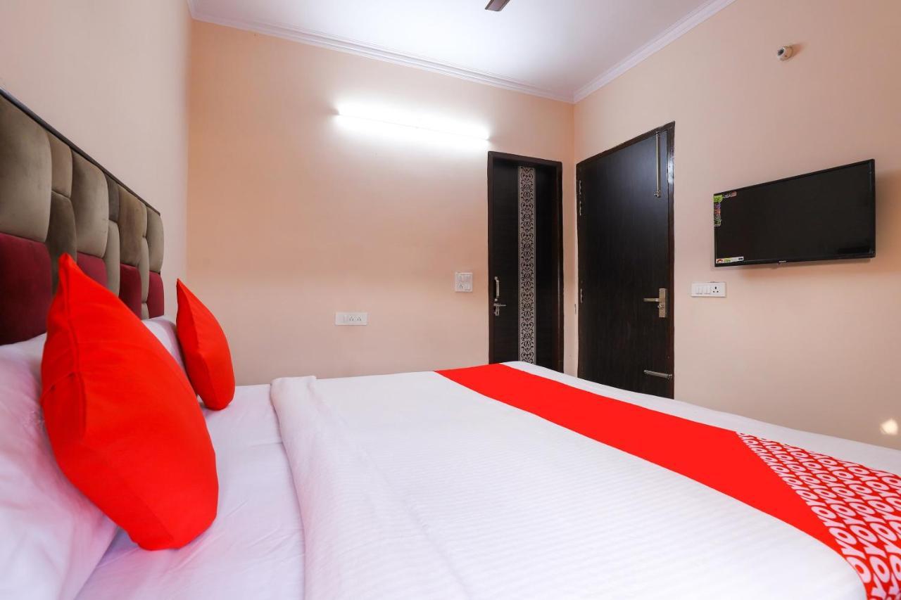 Oyo 77819 Shahdara Inn 뉴델리 외부 사진