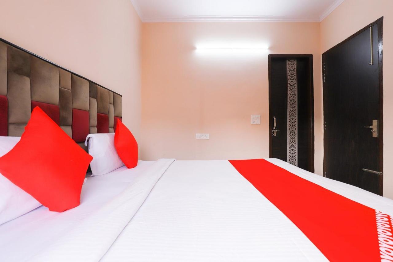 Oyo 77819 Shahdara Inn 뉴델리 외부 사진
