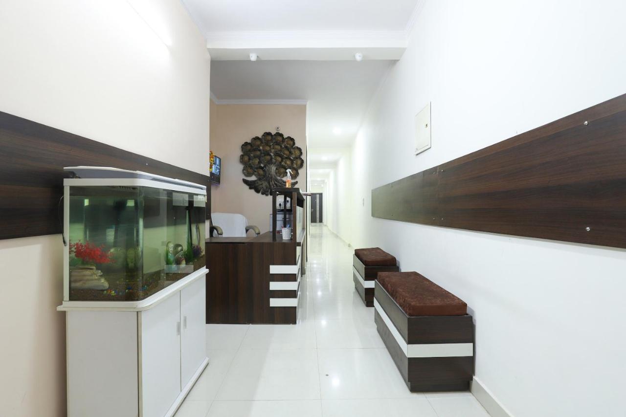 Oyo 77819 Shahdara Inn 뉴델리 외부 사진