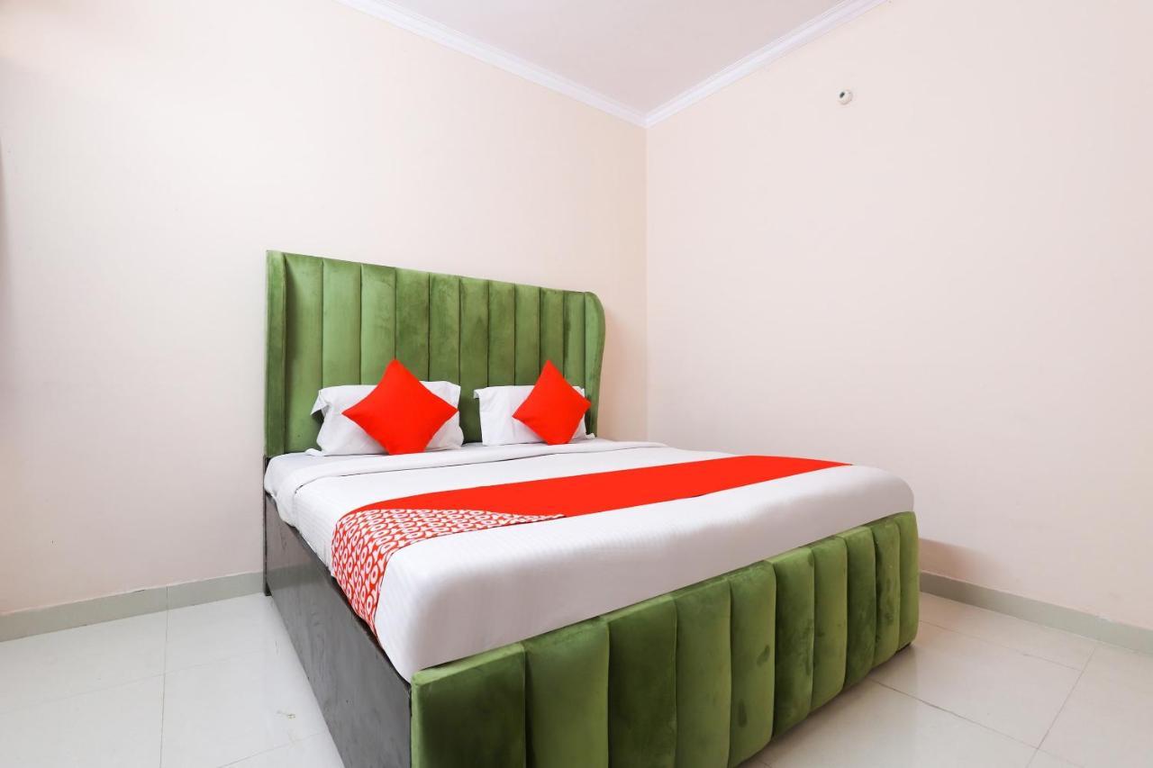 Oyo 77819 Shahdara Inn 뉴델리 외부 사진
